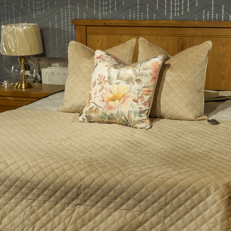 F+H Quilted Velvet Throw Mocha 130x270 cm - Throw for Elegant Home Decor